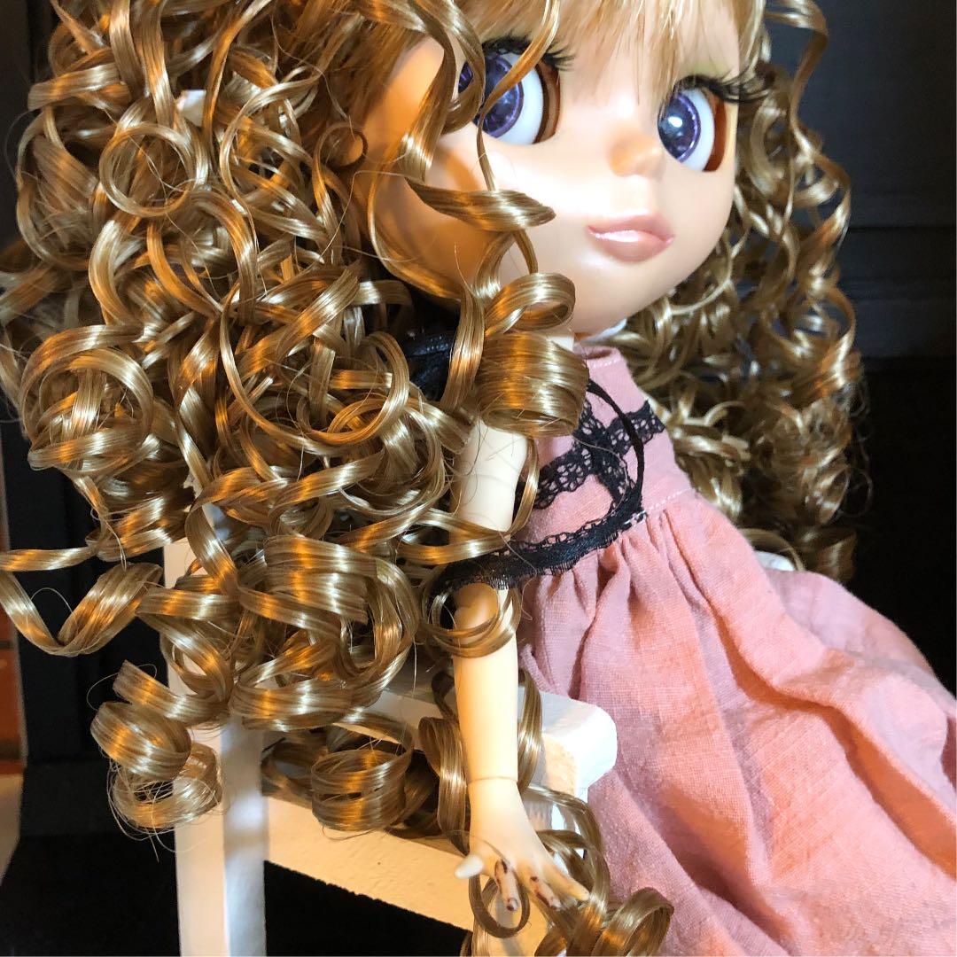 プロフ必読様❤️専用　ブライス専用椅子と、飾り棚の２点セット