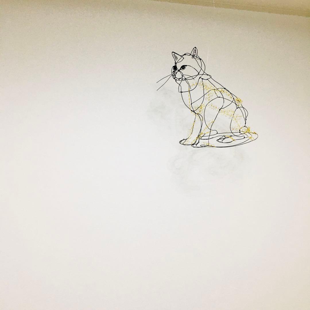 ワイヤーアート ワイヤーオブジェ　真鍮葉っぱのねこ