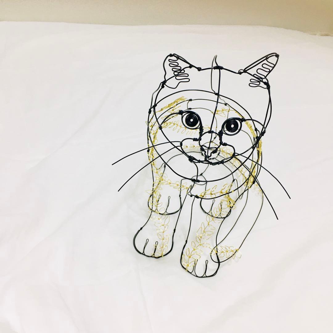 ワイヤーアート ワイヤーオブジェ　真鍮葉っぱのねこ