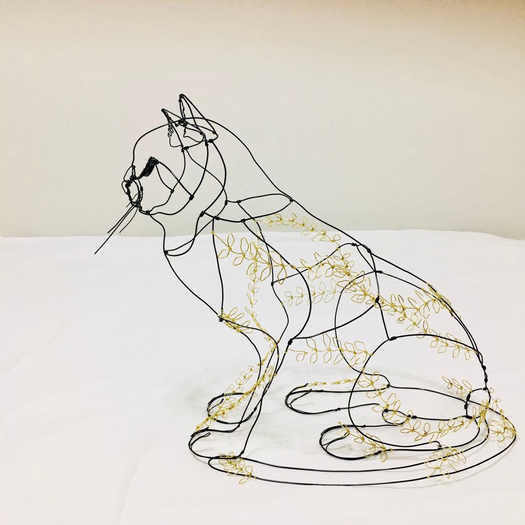 ワイヤーアート ワイヤーオブジェ　真鍮葉っぱのねこ