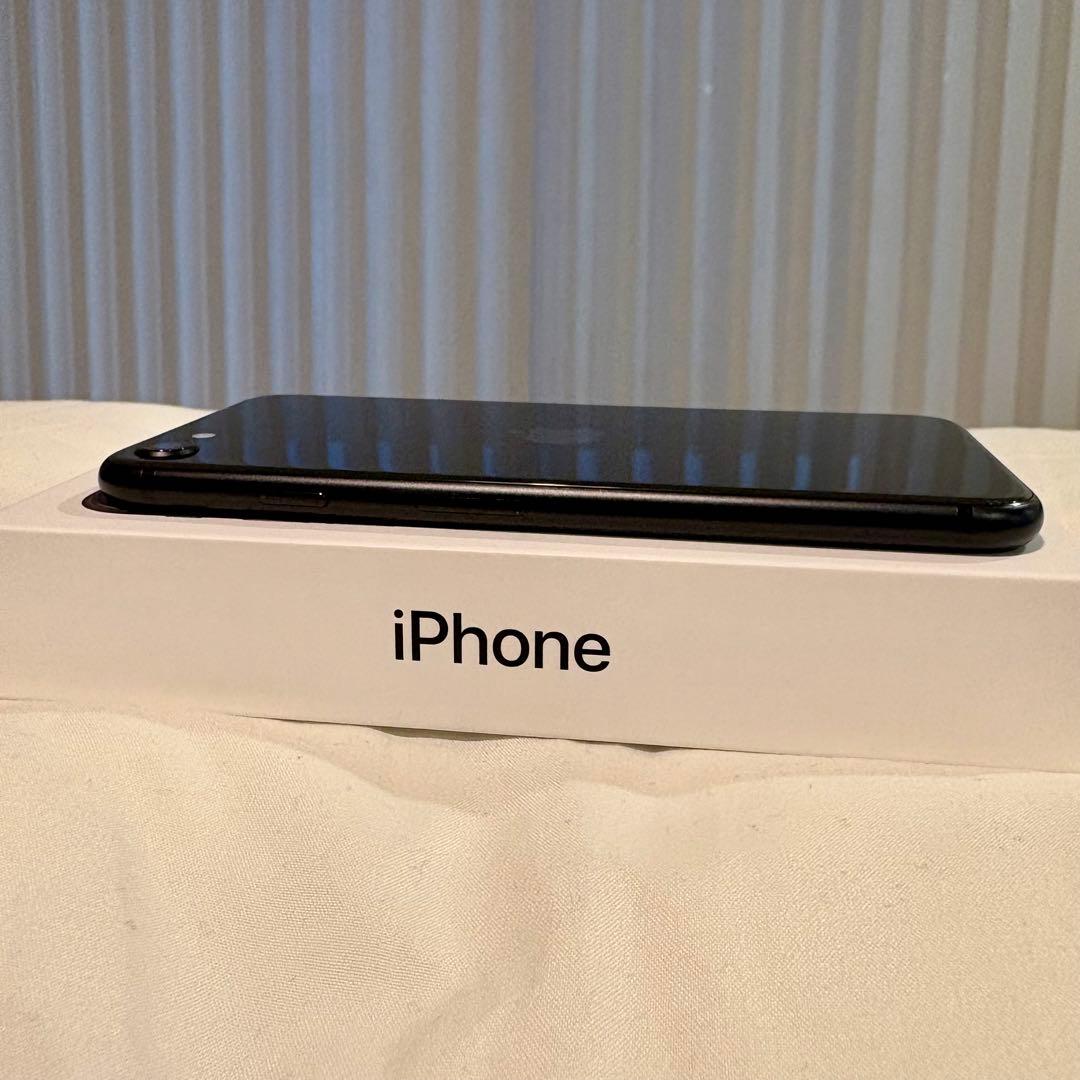 Apple iPhone SE (第2世代) 64GB ブラック