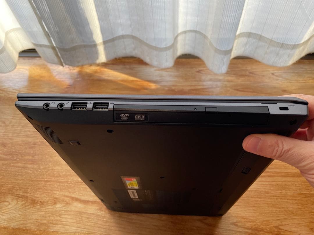 ツクモ 第8世代 i5-8250U 8GB/240GB フルHD Win11