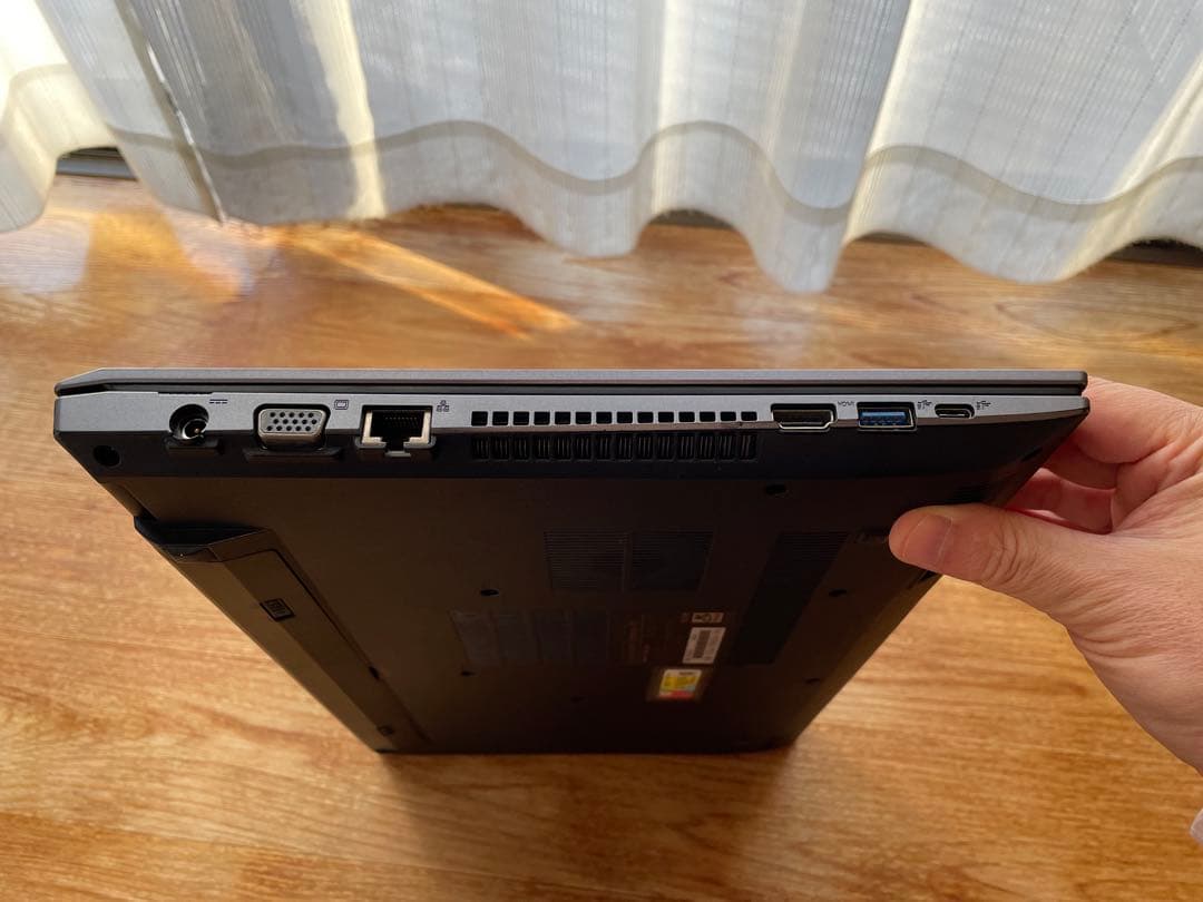 ツクモ 第8世代 i5-8250U 8GB/240GB フルHD Win11