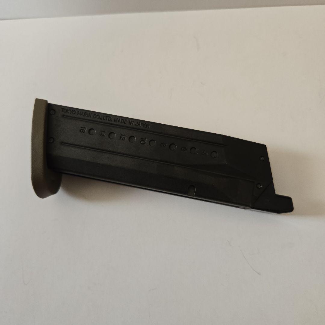 Smith & Wesson M&P9 Custom 、スペアマガジンセット