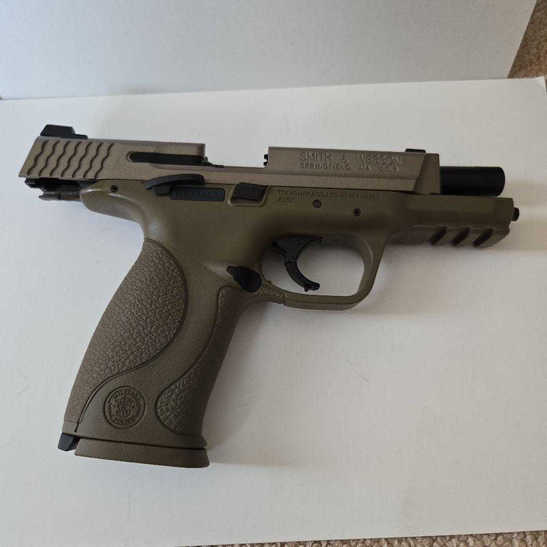 Smith & Wesson M&P9 Custom 、スペアマガジンセット