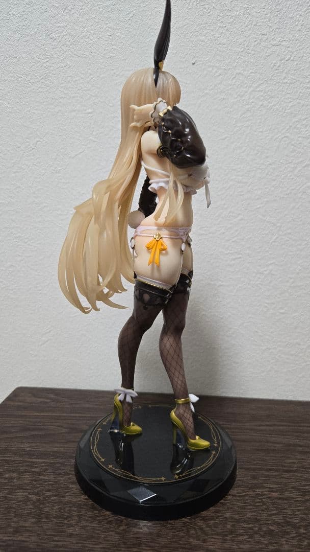 ネオンマックス Mois 1/6スケールフィギュア