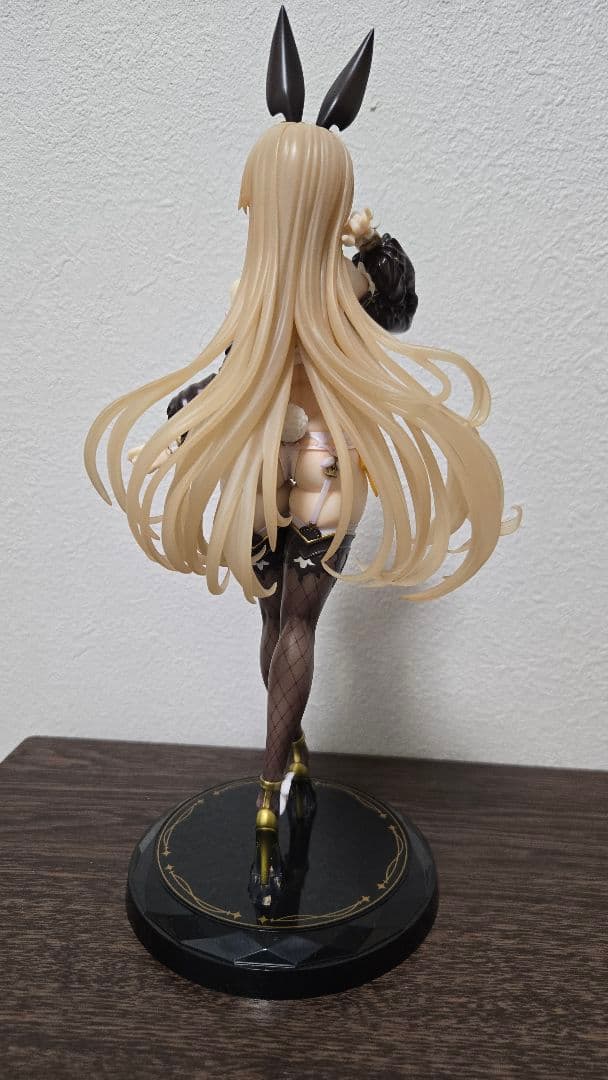 ネオンマックス Mois 1/6スケールフィギュア