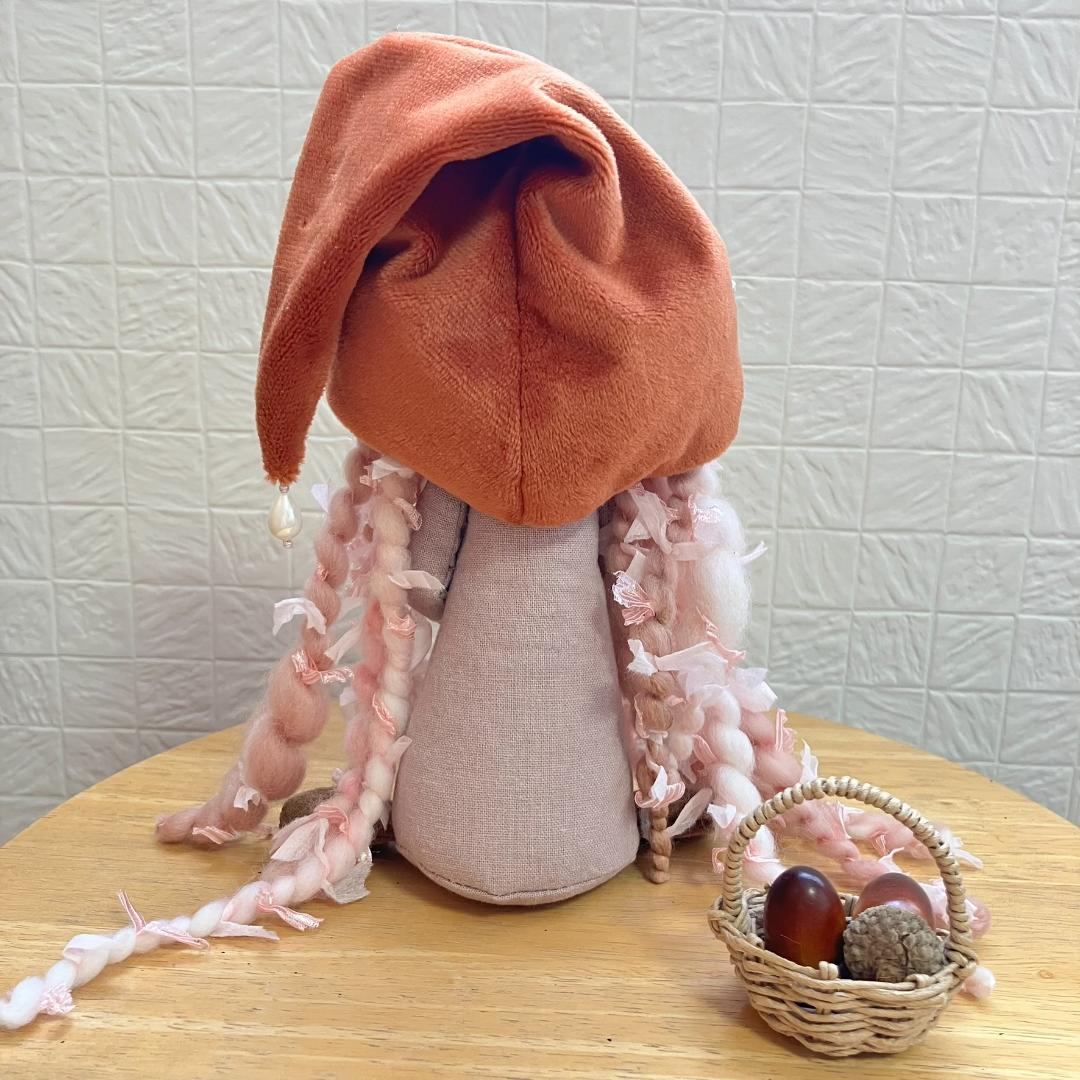 春のインテリアにそっと寄り添う癒しドール｜リネンの森の小さな住人（ノーム）