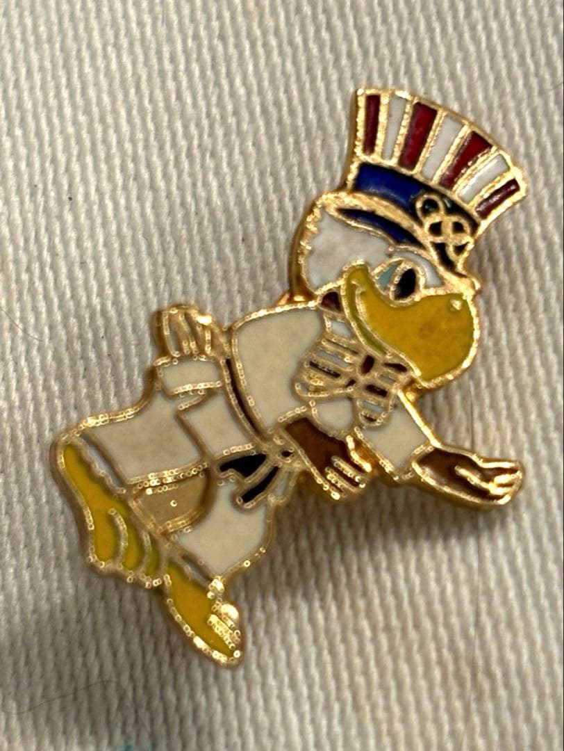 オリンピックOlympic ピンバッジ　1984ロサンゼルス　ミラノコルティナ