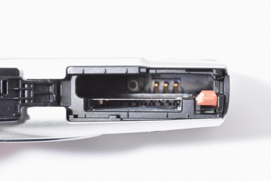 《 美品 》 キヤノン　Canon IXY630 シルバー 動作確認済み