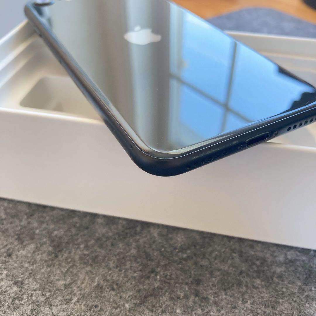 iPhone SE (第2世代) SIMフリー 128GB ブラック