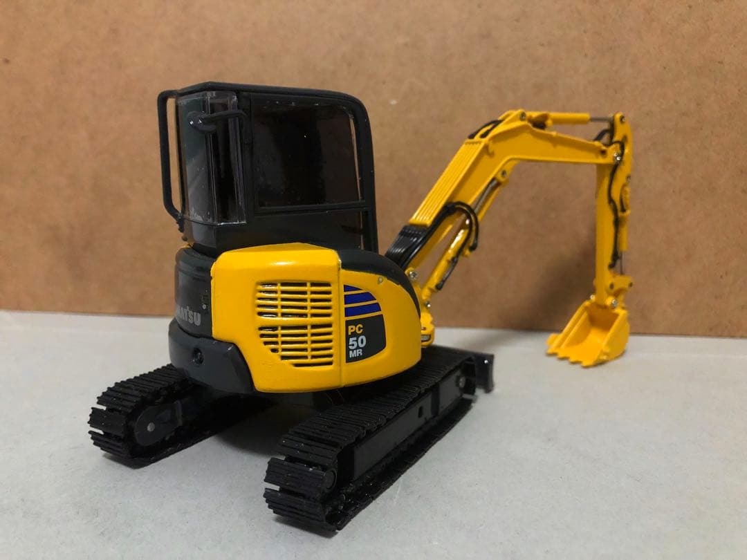 コマツ PC50MR-2 1/32ミニショベルミニチュア