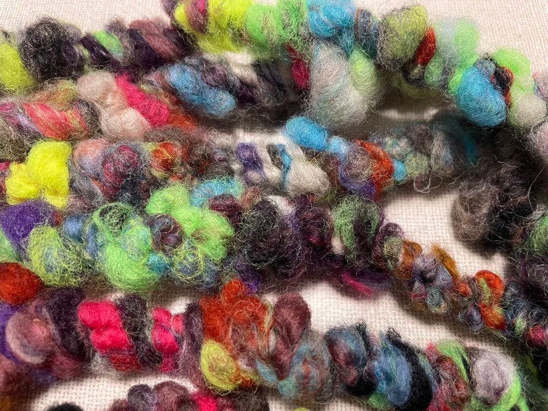 アートヤーン(325) 約55g 2200円