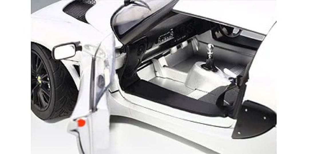 オートアート1/18 ロータスエキシージ(シルバー)