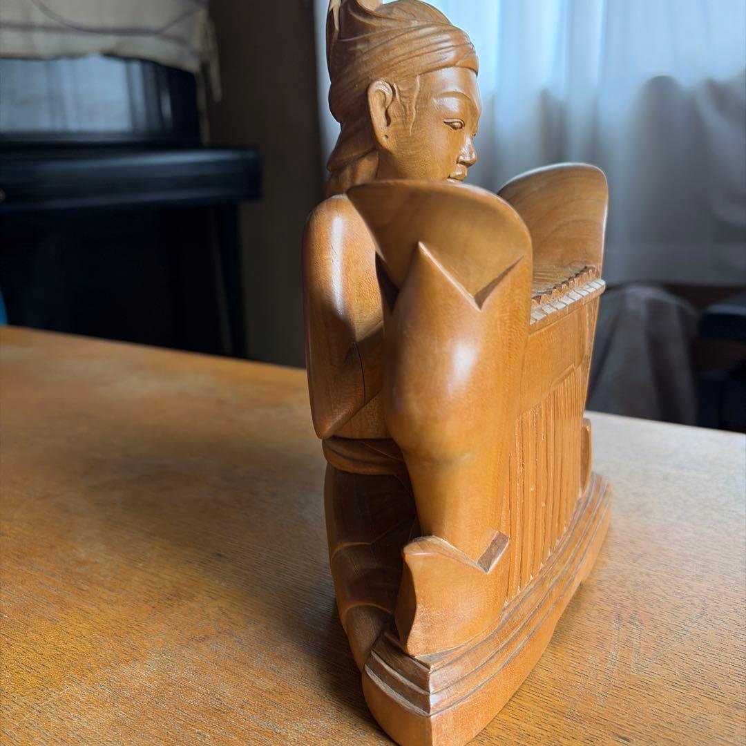 インドネシアの木像