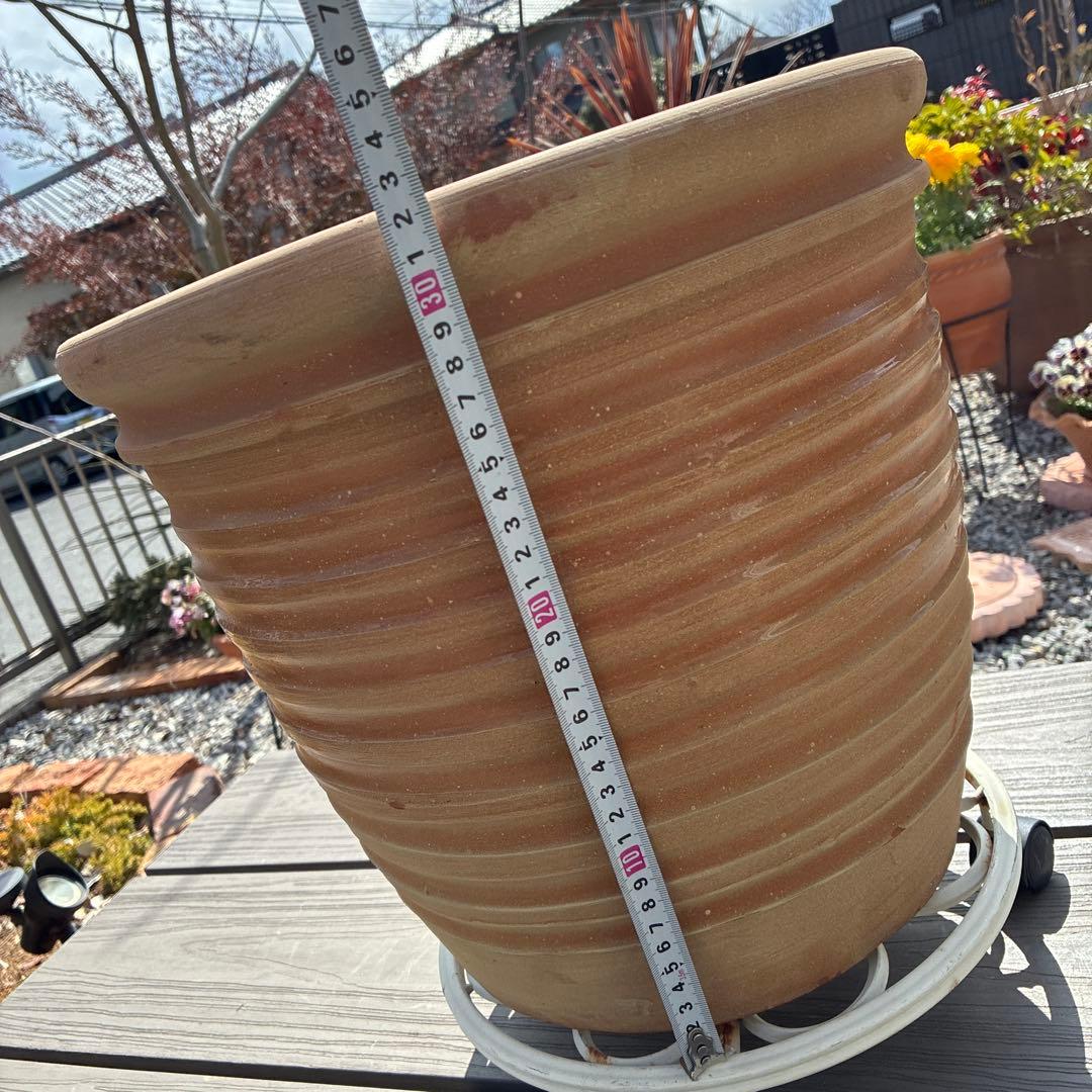 テラコッタ製ストライプ 大型植木鉢