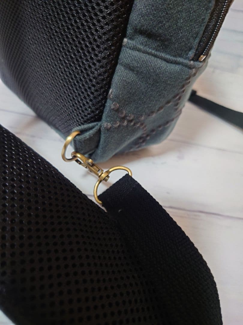 ダークグリーン　ミナペルホネン　dopタンバリン　ボディバッグ