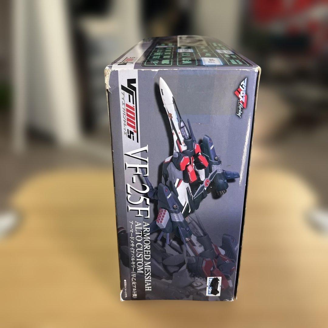 TAMASHII NATIONS VF100's アーマード 早乙女アルト機