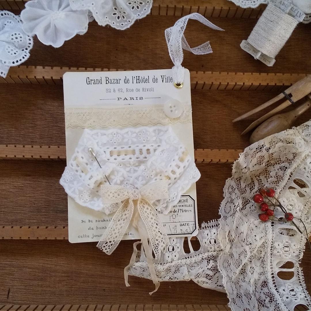 **アンティーク付け襟風カード/ホワイト♡**