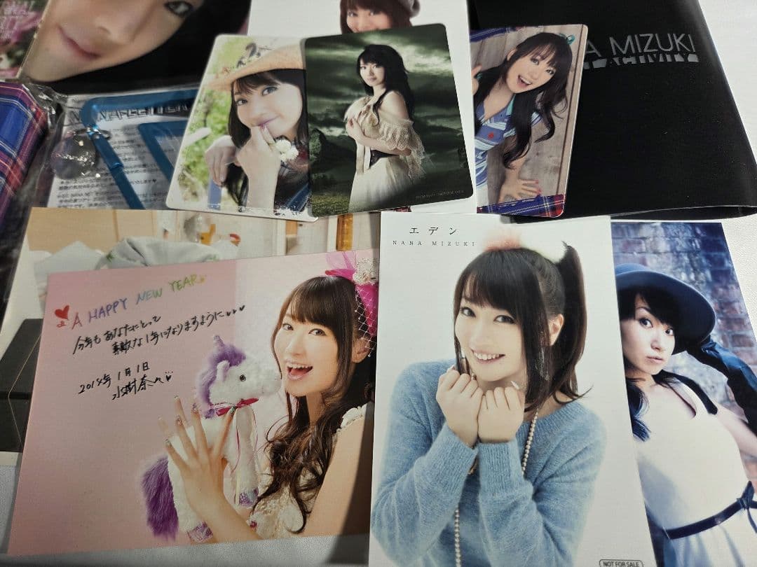 水樹奈々　応援グッズ　まとめ売り　Nana Mizuki ペンライト・写真他