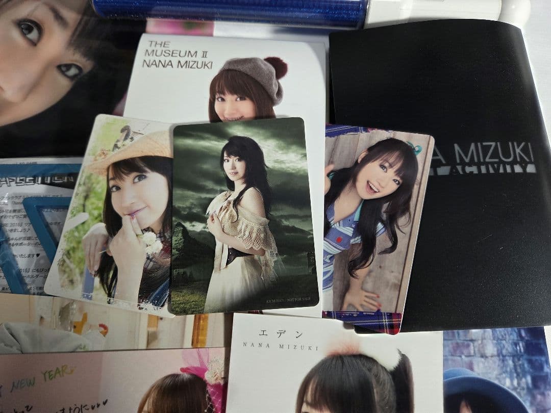 水樹奈々　応援グッズ　まとめ売り　Nana Mizuki ペンライト・写真他