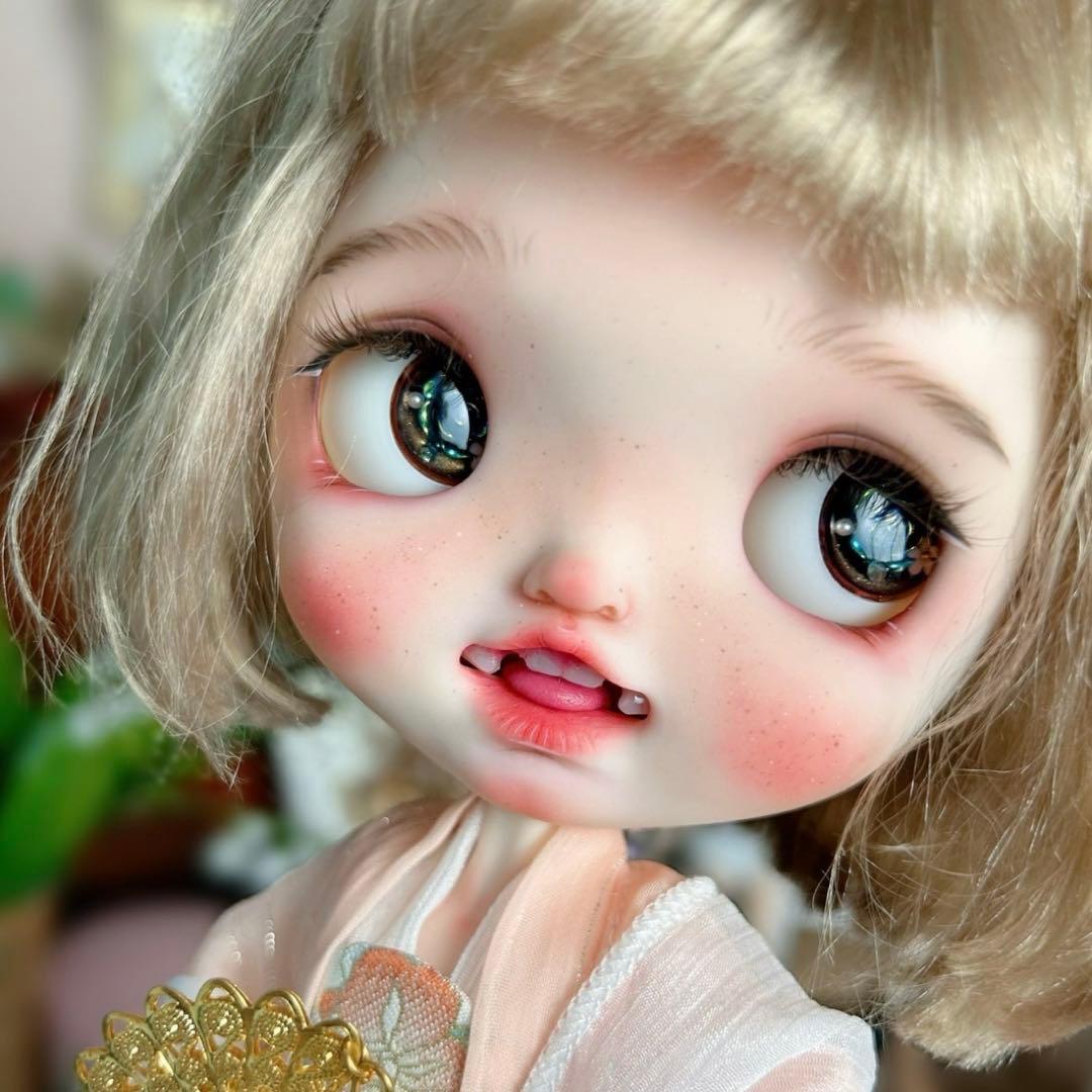 カスタムブライス 海外作家様 元気 舌可動 ベロ出し 笑顔ちゃん