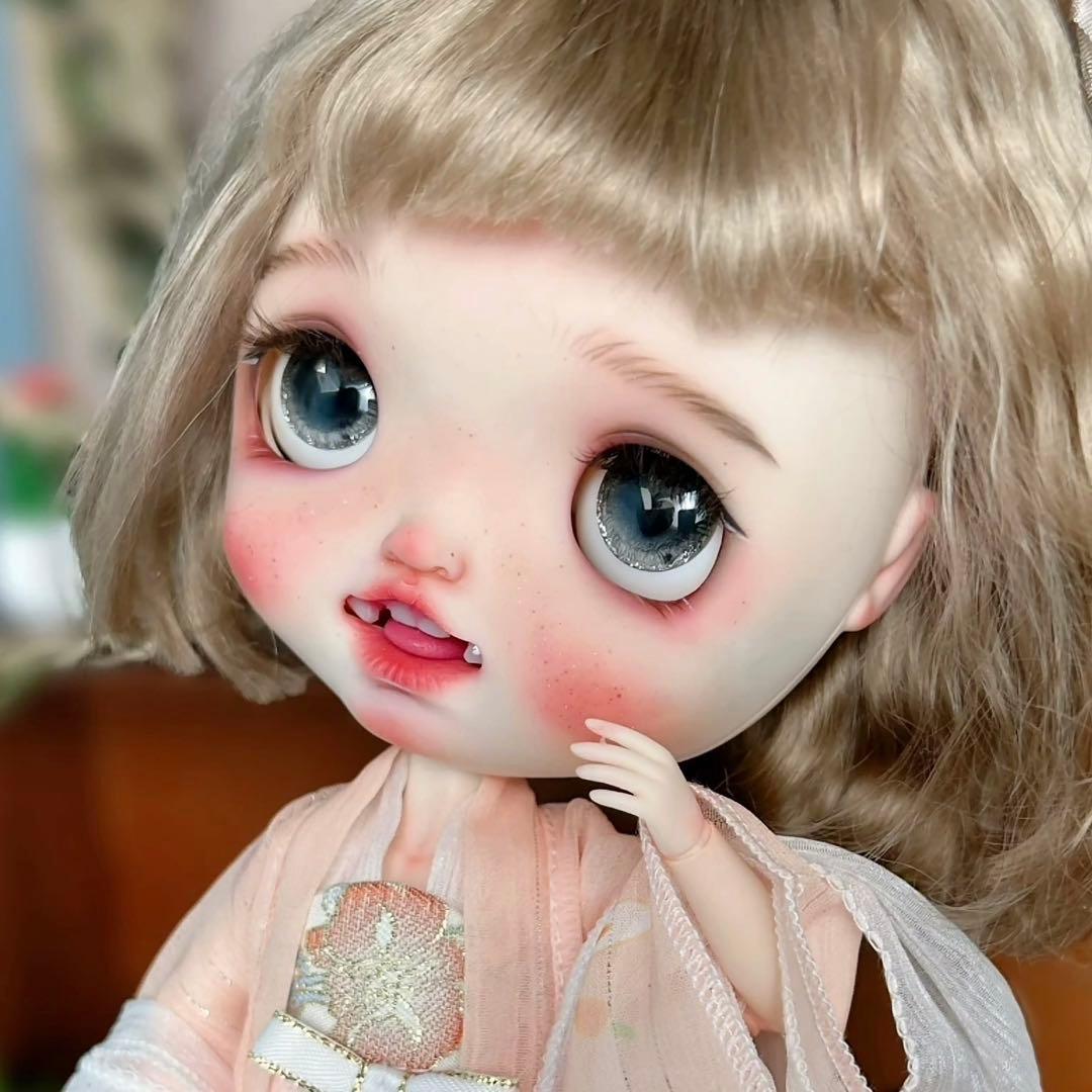 カスタムブライス 海外作家様 元気 舌可動 ベロ出し 笑顔ちゃん