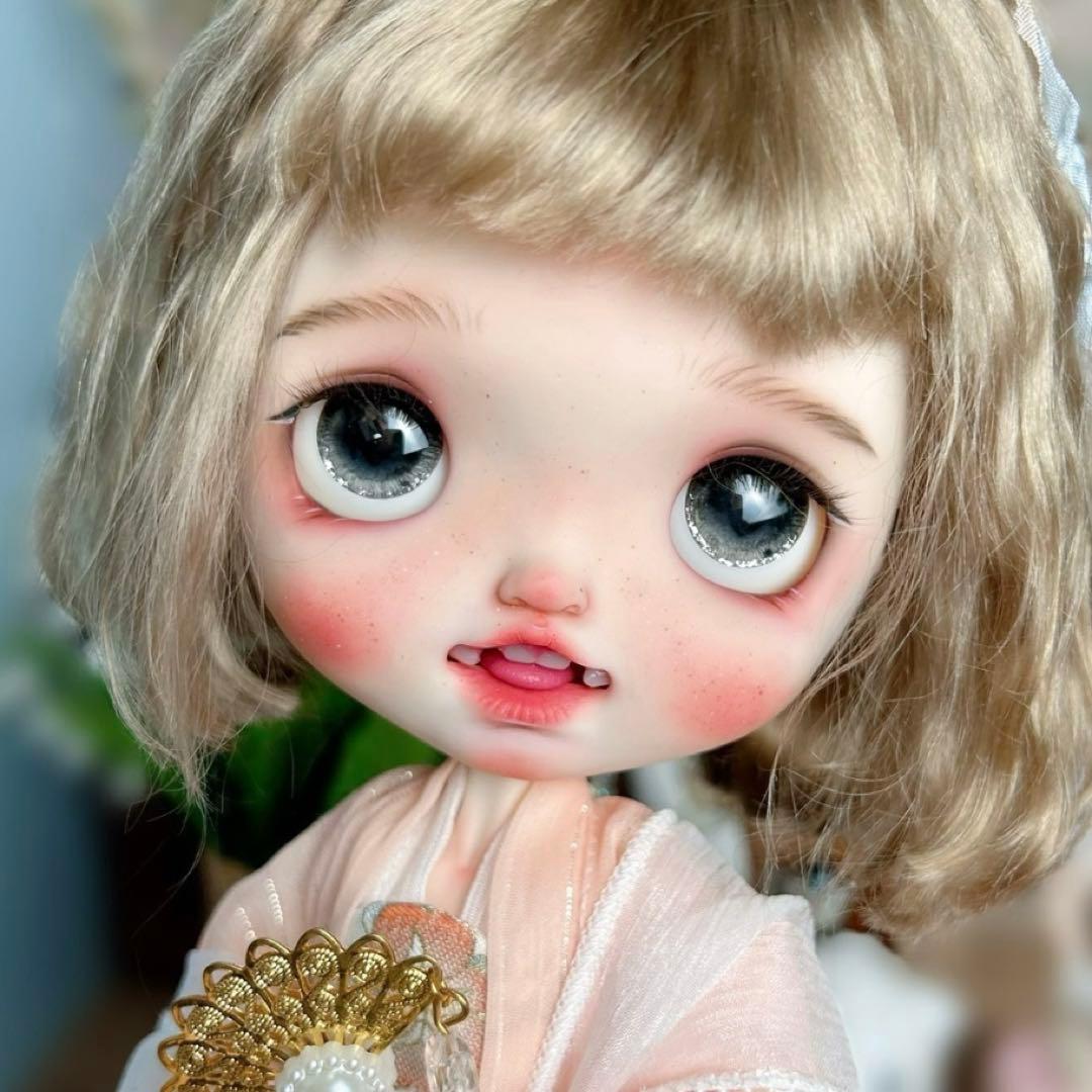 カスタムブライス 海外作家様 元気 舌可動 ベロ出し 笑顔ちゃん