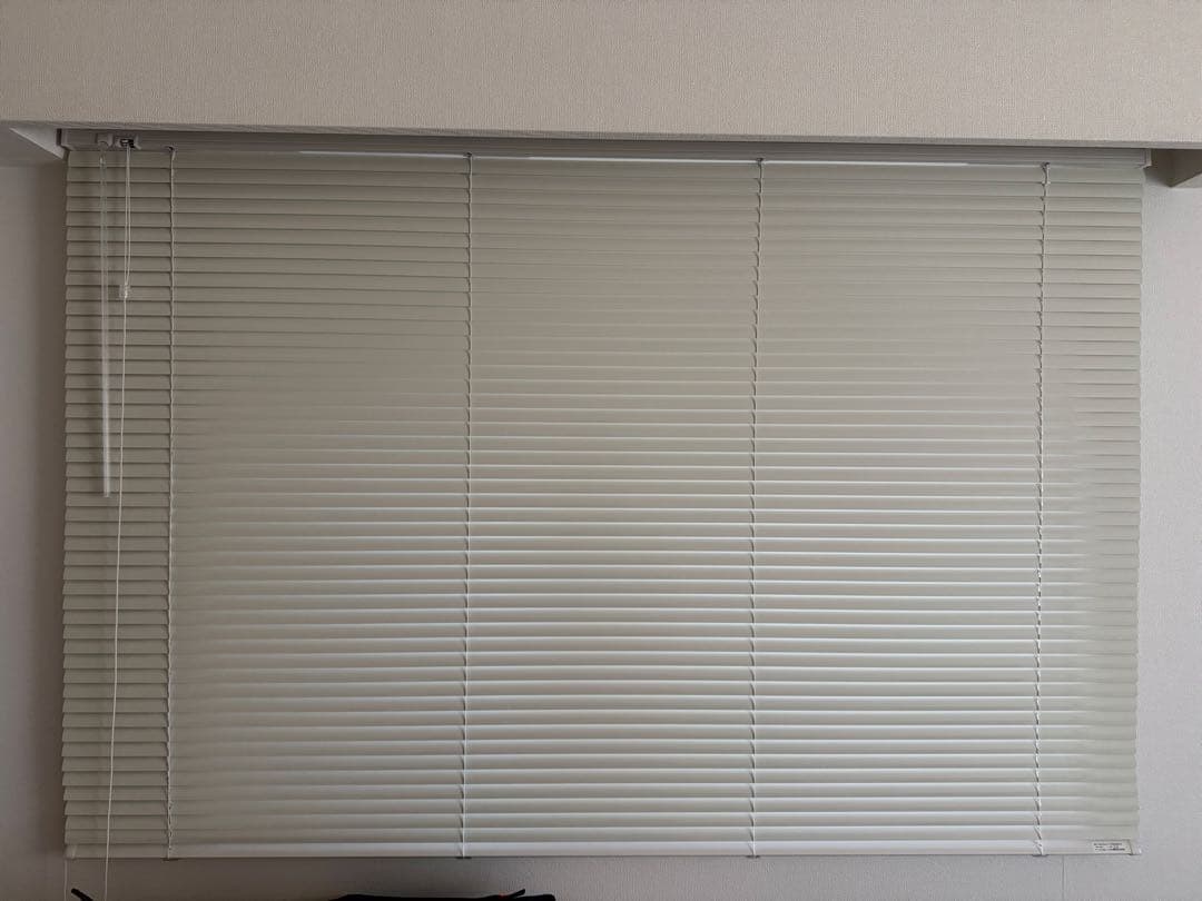 アイボリー　ブラインド 調光機能付き