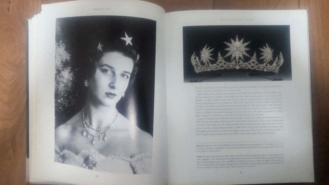 書 TIARAS: A History of Splendour