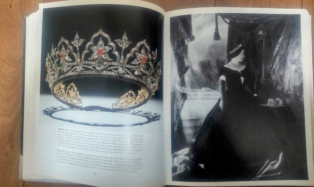 書 TIARAS: A History of Splendour