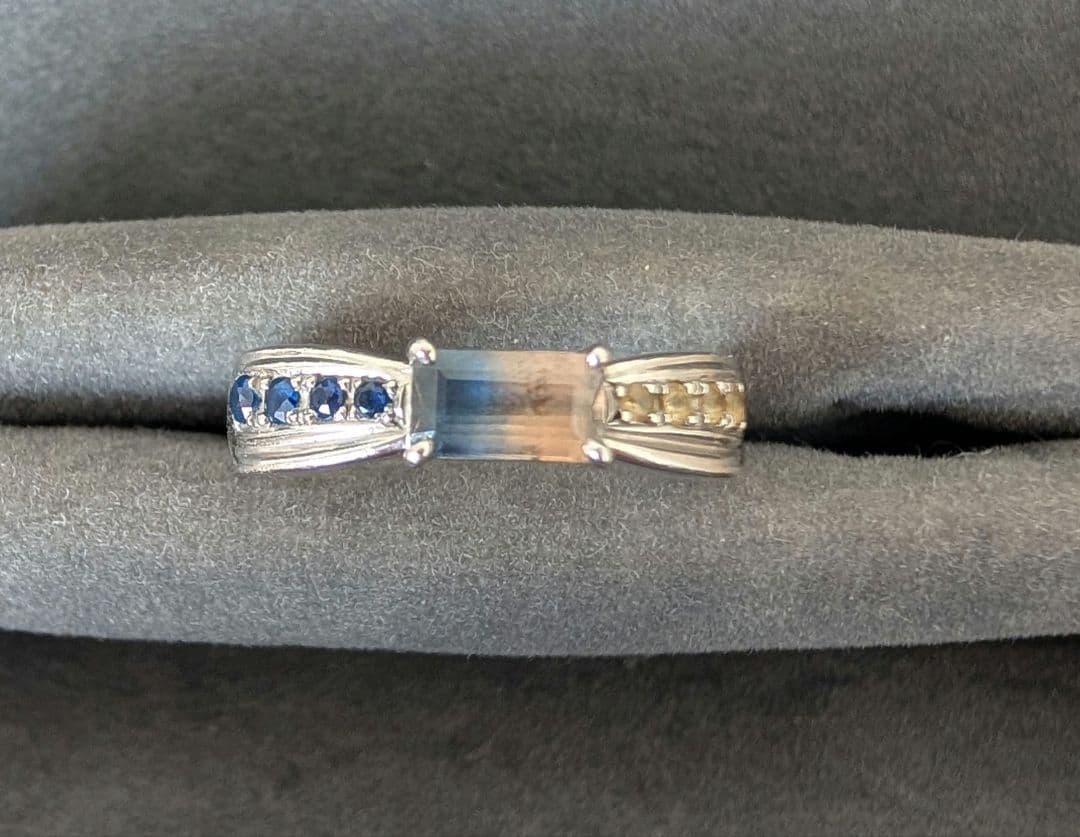 バイカラーサファイア リボンリング9号　marie Jewelry