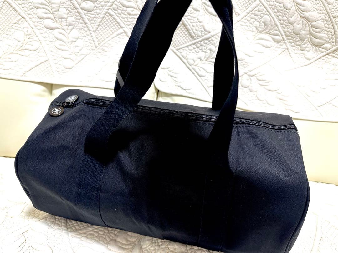 CHANELノベルティ☆ボストンバッグ黒ジムバッグ新品未使用ナイロン地ナイロン