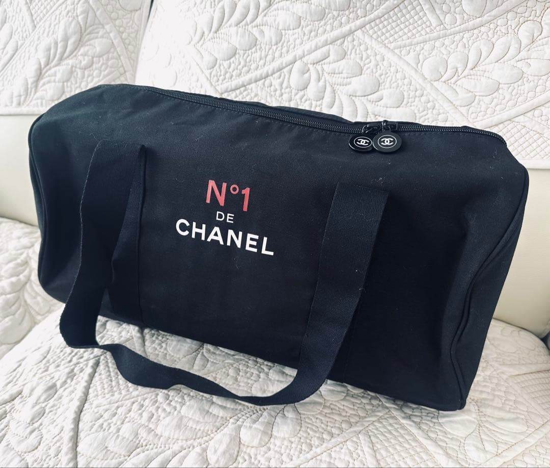 CHANELノベルティ☆ボストンバッグ黒ジムバッグ新品未使用ナイロン地ナイロン