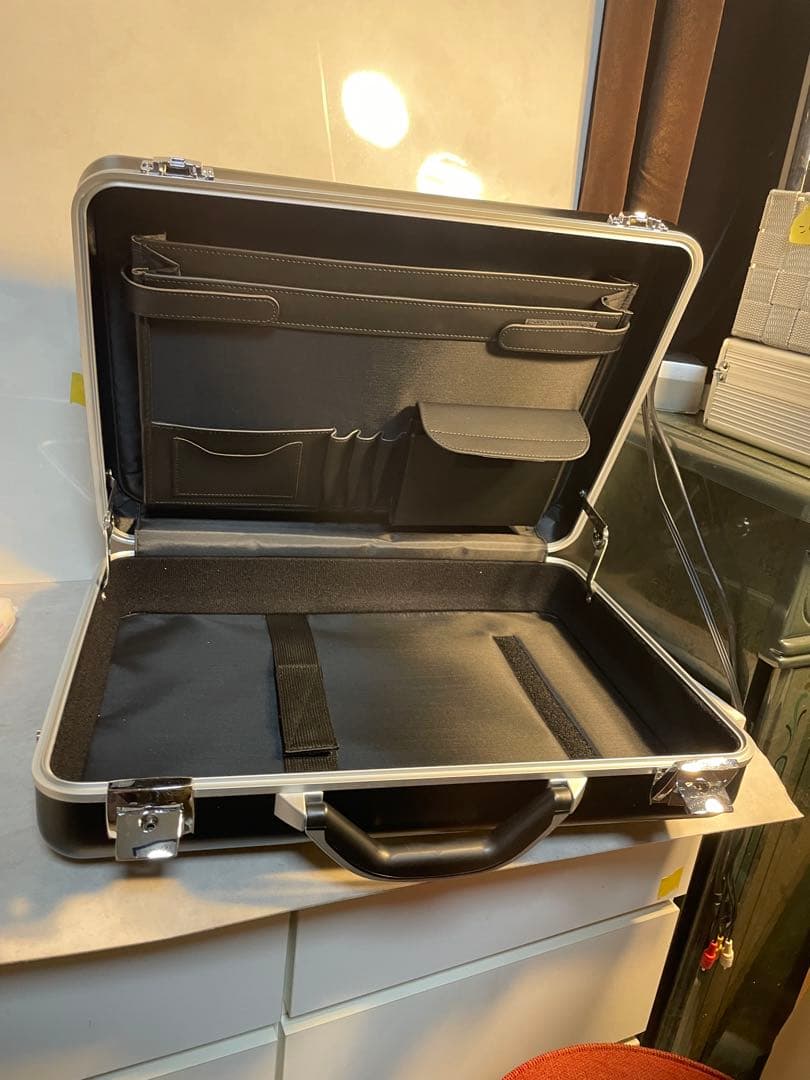 サンワサプライ 200-BAG155BK アルミ アタッシュケース 未使用