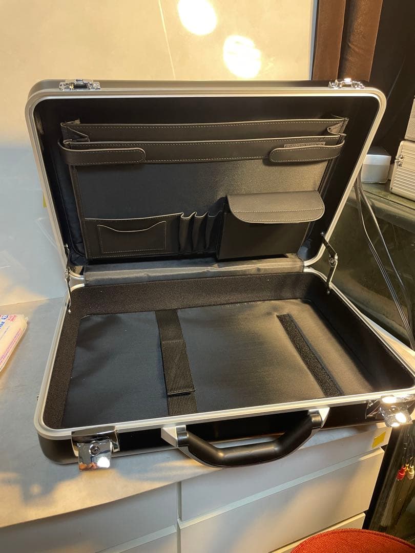 サンワサプライ 200-BAG155BK アルミ アタッシュケース 未使用