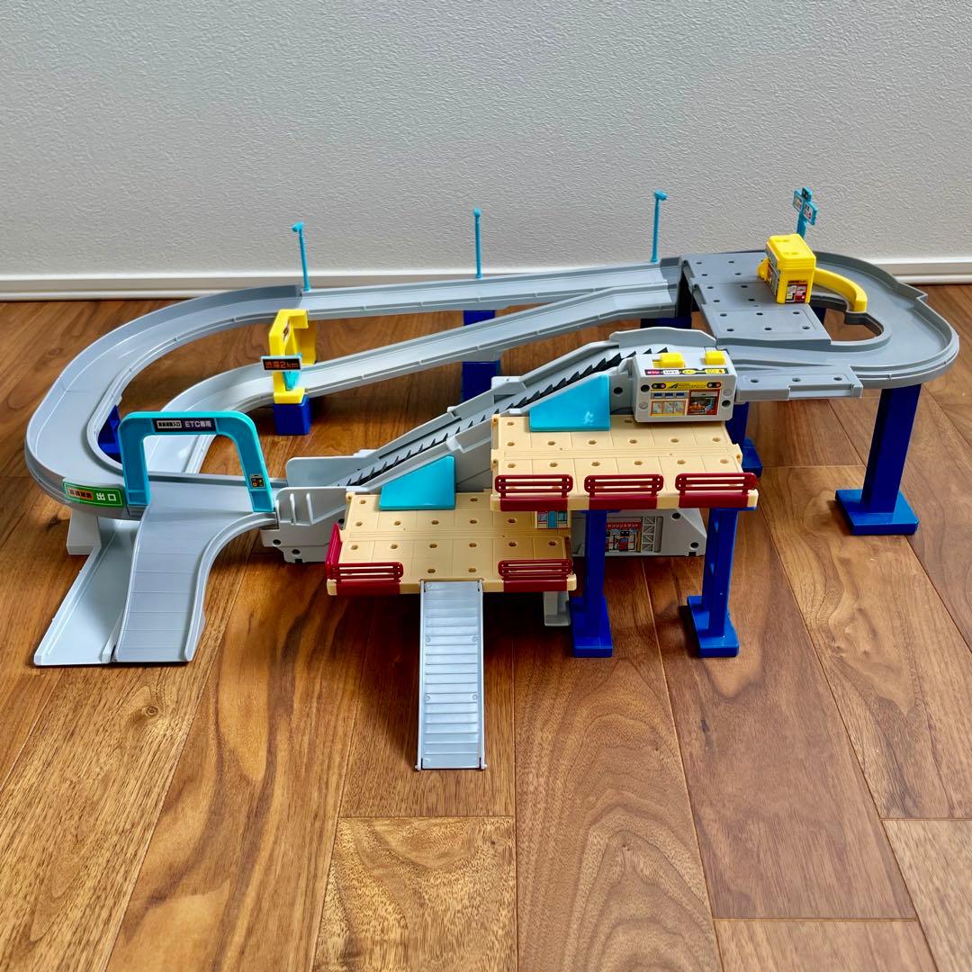 トミカアクション高速どうろ・やまのぼりドライブ・トミカビル・接続どうろセット