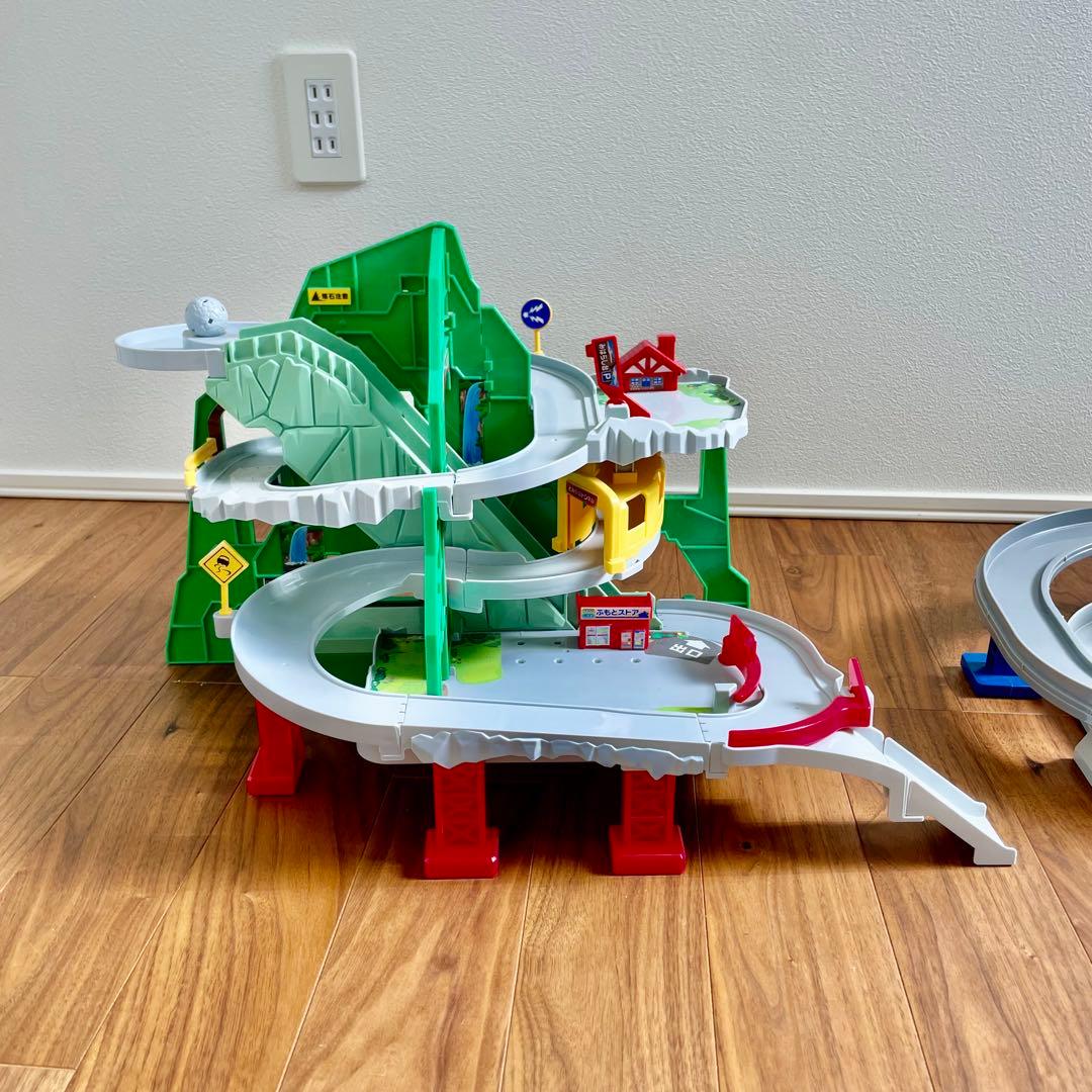 トミカアクション高速どうろ・やまのぼりドライブ・トミカビル・接続どうろセット