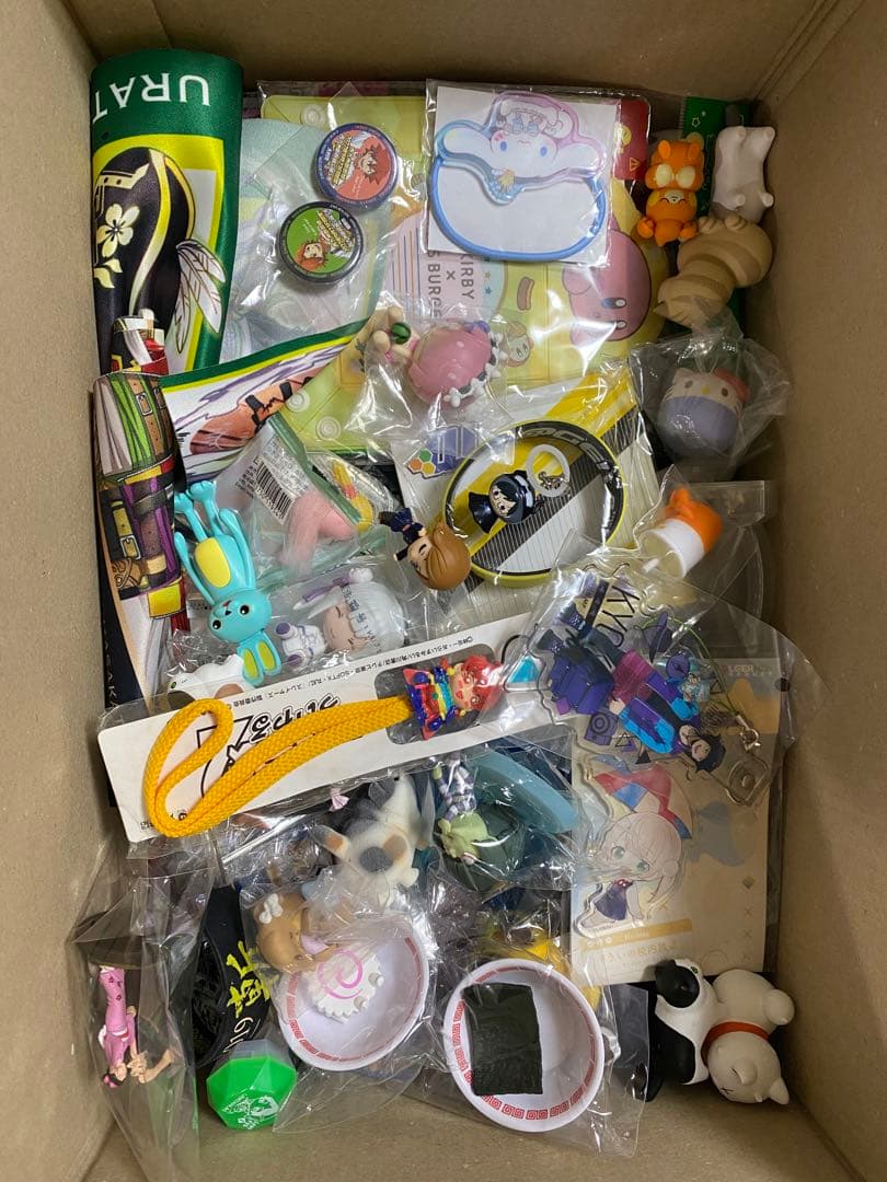 アニメグッズ ノンジャンル 雑貨　大量　まとめ売り　小物　薄物　100サイズ