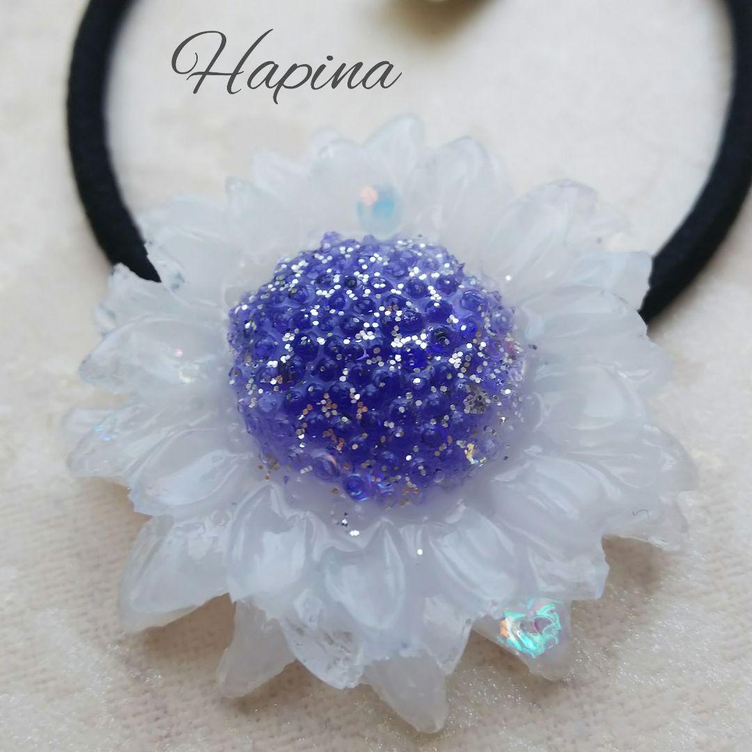 ホワイトフラワーレジンヘアゴム or ブローチ