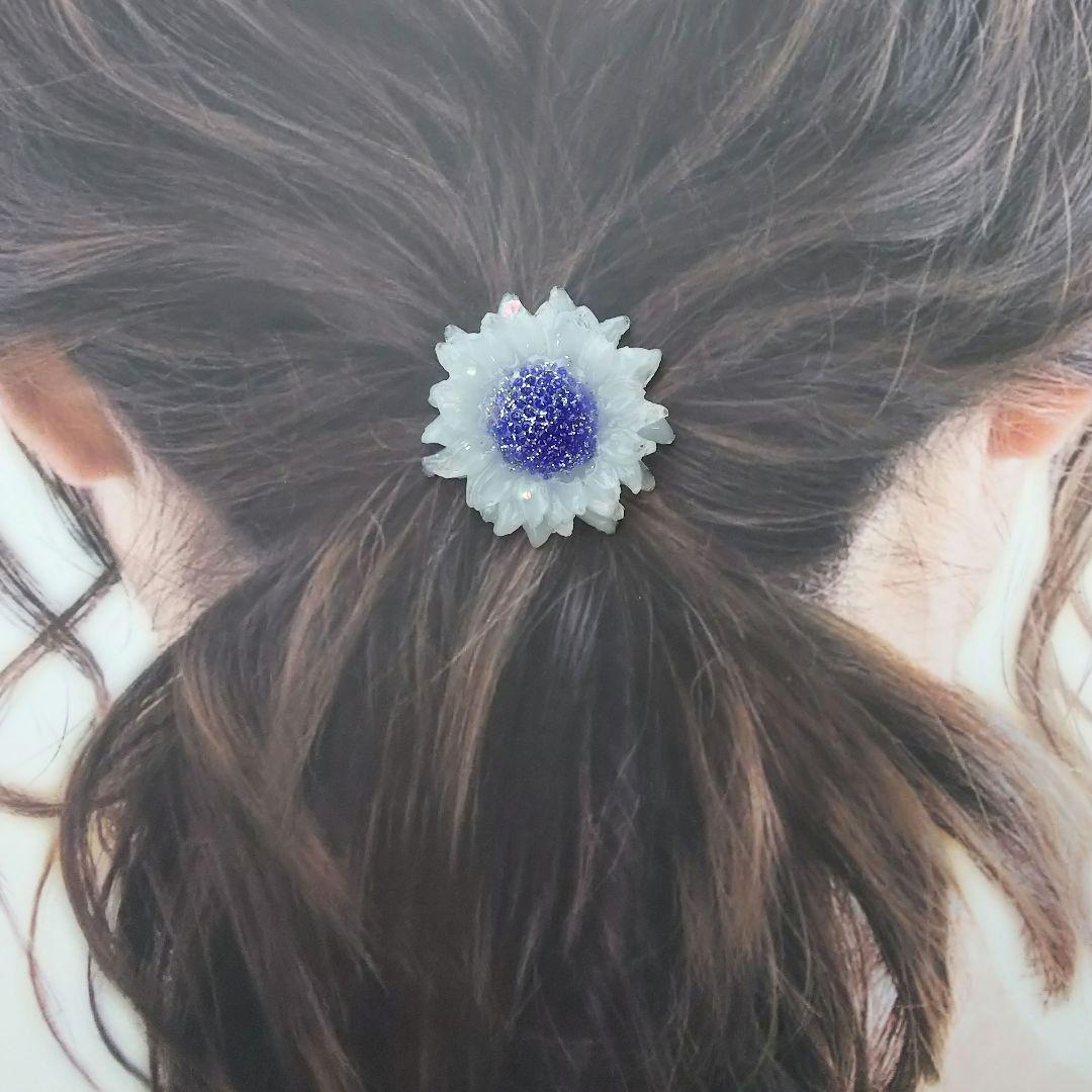 ホワイトフラワーレジンヘアゴム or ブローチ