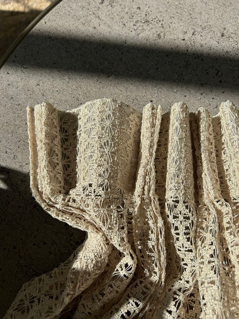 川島織物セルコンのレースカーテン2枚組