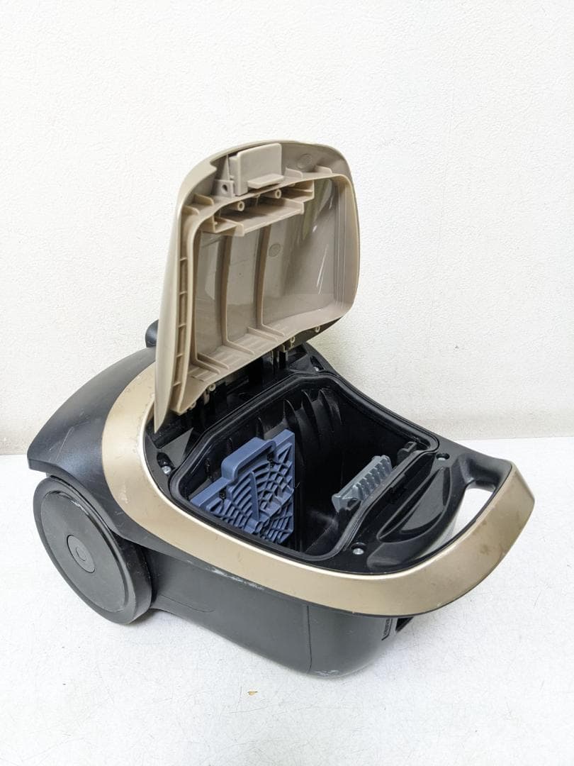 TOSHIBA VC-PJ7A-N 紙パック式掃除機 2021年製