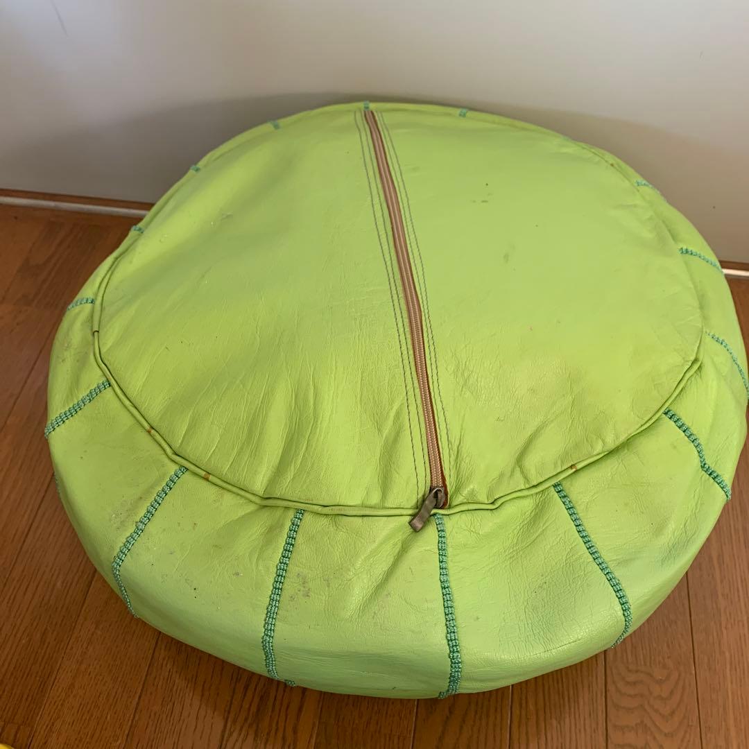 ◆美品◆ モロッコ産　クッション 革 刺繍 グリーン 可愛い