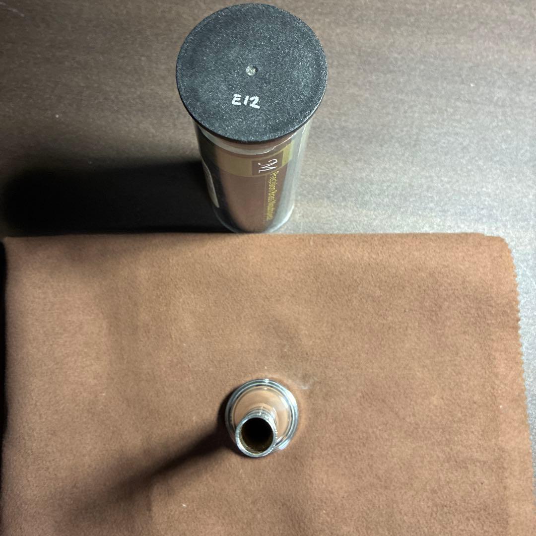 E12 トランペットマウスピース ケース付き