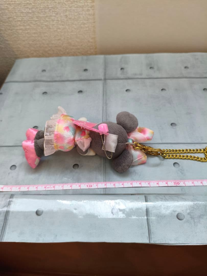 6/3/28　ミニー　ディズニーストア　ぬいぐるみストラップ　レインボー