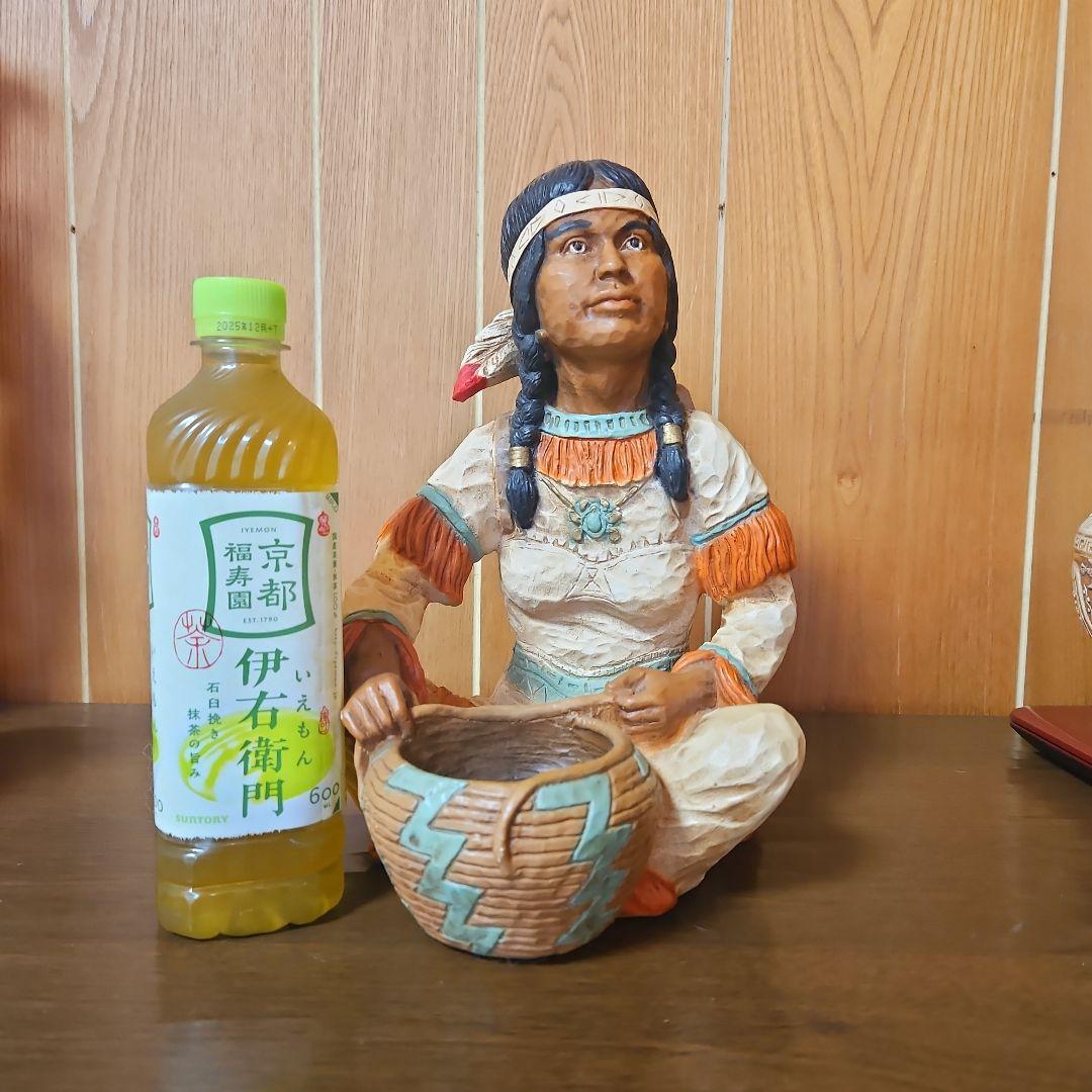 インディアン女性の置物 ネイティブアメリカン