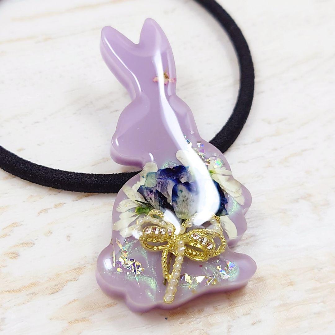バラの花束うさぎのヘアゴム❁ハンドメイド レジン くすみパープル お花 押し花