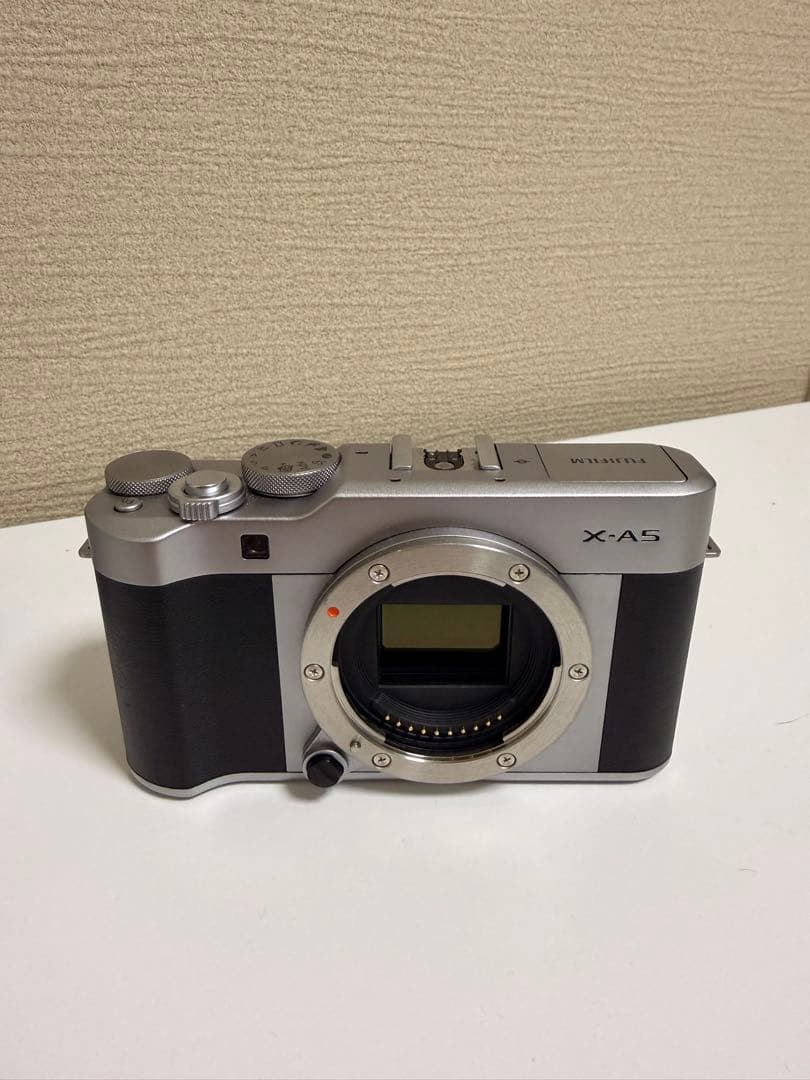 Fujifilm X-A5 シルバー