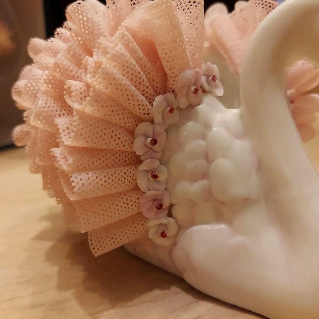 Irish Dresden Ireland　白鳥　レース　ピンク　置物